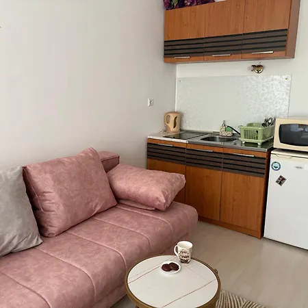 Ξενοδοχείο με διαμερίσματα Krasi In Perla Complex