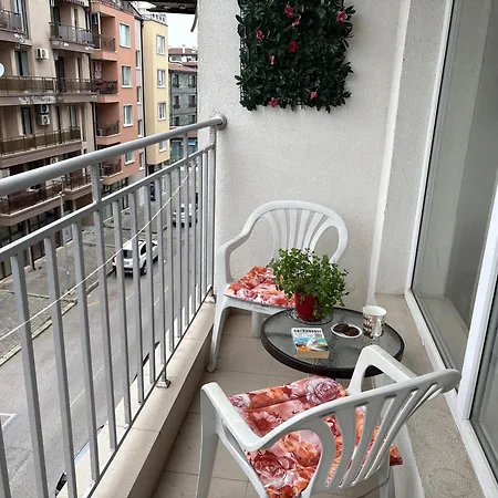 Ξενοδοχείο με διαμερίσματα Krasi In Perla Complex Πομόριε