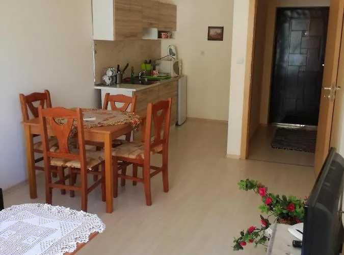 Aparthotel Krasi In Perla Complex 3*